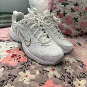 Nike T-Lite Tennis sneaker (NWOT)